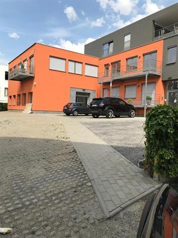 Garage à louer à Uccle beschikbaar voor biedingen