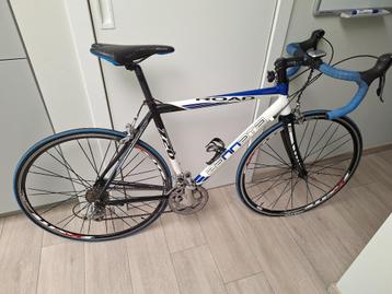 Goed onderhouden koersfiets beschikbaar voor biedingen