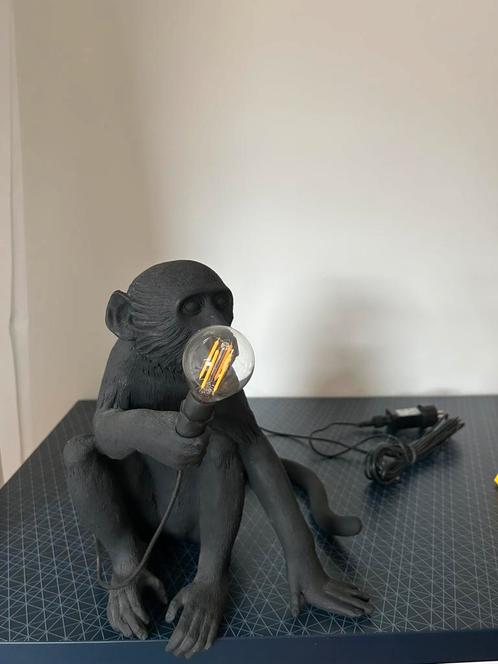 Seletti “Monkey Lamp” (zittende zwarte aap), Huis en Inrichting, Lampen | Tafellampen, Zo goed als nieuw, Ophalen