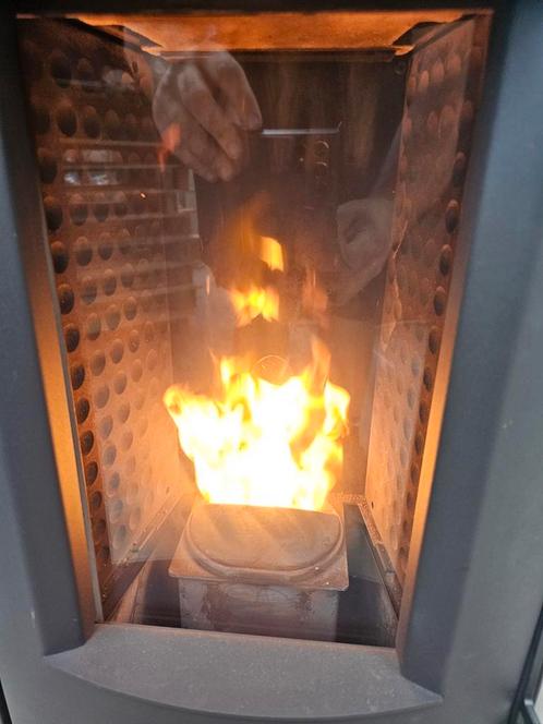 Pelletkachel 7kw Caminetti Montegrappa, Huis en Inrichting, Kachels, Gebruikt, Vrijstaand, Pelletkachel, Overige brandstoffen