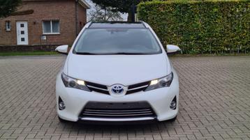 Toyota Auris Hybrid 1.8 Petrol/Elec jaar 2015, 153.000 km beschikbaar voor biedingen