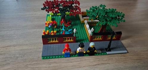 Lego Moc Modular park
met 4 fietsen , baseplate , 3 figuren., Kinderen en Baby's, Speelgoed | Duplo en Lego, Zo goed als nieuw