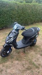 Piaggio zip h2o, Fietsen en Brommers, Scooters | Piaggio, Ophalen, Klasse A (25 km/u), Zo goed als nieuw, Benzine