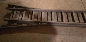 Houten ladder beschikbaar voor biedingen