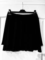 Nieuw zwart kort rokje in Perf Nieuwe st Small, Kleding | Dames, Rokken, Zwart, Nieuw, Ophalen of Verzenden, Maat 36 (S)