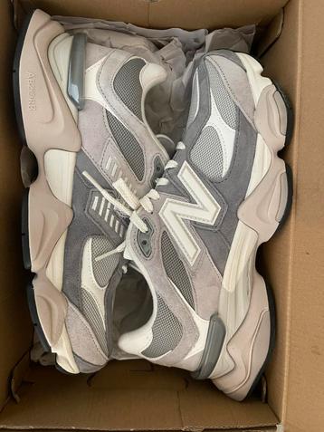 New Balance 9060 Neuf JAMAIS PORTÉ (43) beschikbaar voor biedingen