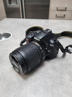Nikon D5300 + Lens AF-S 18-105mm 1.35-5.6G VR + opbergtassen, Audio, Tv en Foto, Fotocamera's Digitaal, Ophalen, Zo goed als nieuw