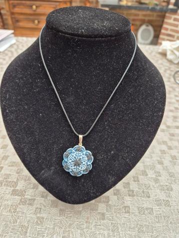 Vintage ketting met zilveren Dahlia hangertje 925 gestempeld beschikbaar voor biedingen