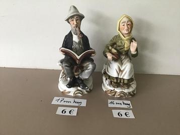 14 figurines anciennes en porcelaine disponible aux enchères