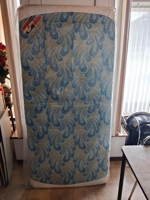 Eénpersoons matrassen - 2 stuks, Huis en Inrichting, Slaapkamer | Matrassen en Bedbodems, Zo goed als nieuw, Matras, 90 cm, 200 cm