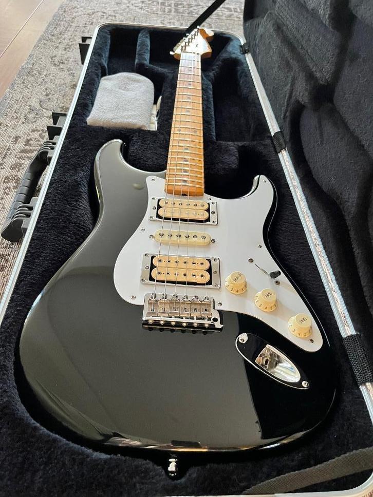 Fender USA Dave Murray Signature Stratocaster Iron Maiden, Muziek en Instrumenten, Snaarinstrumenten | Gitaren | Elektrisch, Gebruikt