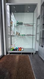 zeer grote vitrinekast Br. 130 met 2 schuifdeuren met slot, Ophalen, Gebruikt