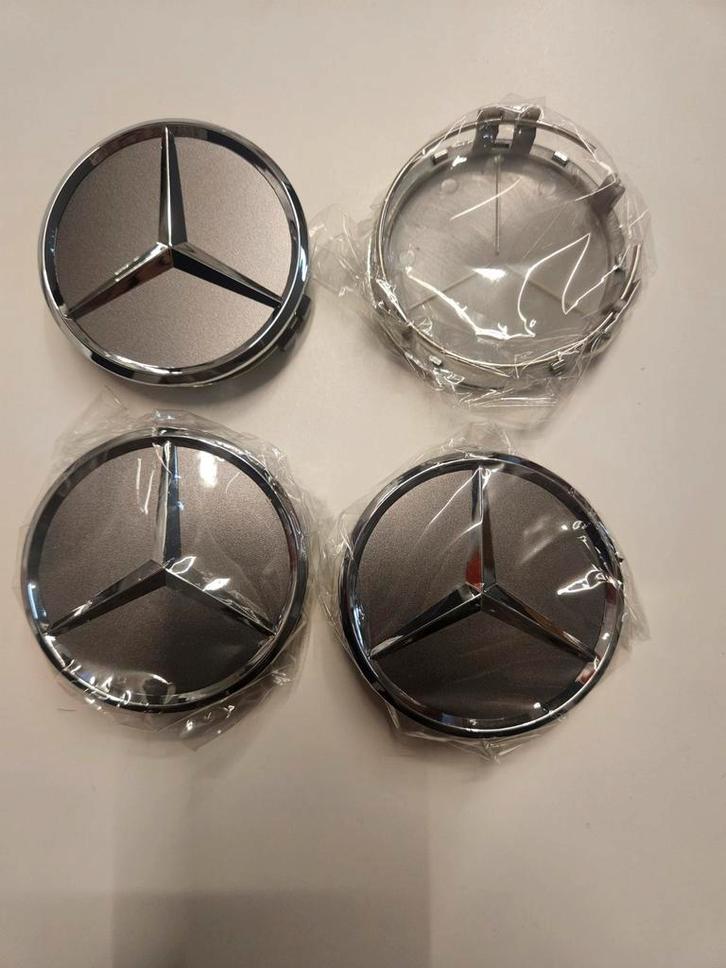 4 Caches Moyeu Jante - 75mm gris - LOGO EMBLÈME MERCEDES, Maison & Meubles, Cuisine | Cuisines complètes, Gris, Enlèvement ou Envoi
