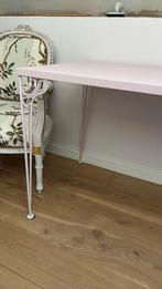 Joli bureau rose (Ikea), Huis en Inrichting, Tafels | Sidetables, Ophalen, Zo goed als nieuw, Metaal