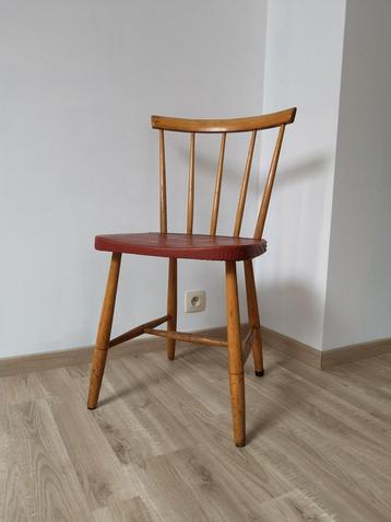 7 spijlenstoelen '60 beschikbaar voor biedingen