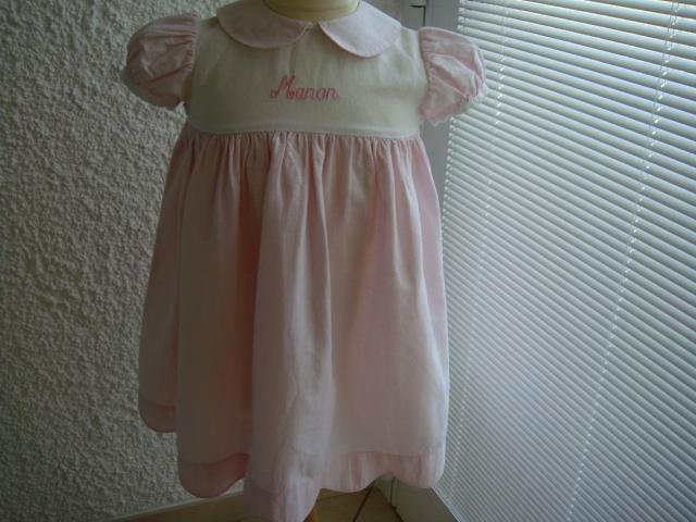 Robe rose/blanche "Manon" Okids Minis 2 ans, Kinderen en Baby's, Kinderkleding | Maat 92, Zo goed als nieuw, Meisje, Jurk of Rok