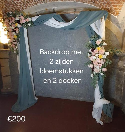 Backdrop met doeken en zijden bloemstukken, Hobby en Vrije tijd, Feestartikelen, Zo goed als nieuw, Ophalen