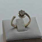 Gouden Ring 8k met Zirkonia Maat 17.5, Ophalen of Verzenden, Zo goed als nieuw, 17 tot 18, Met edelsteen
