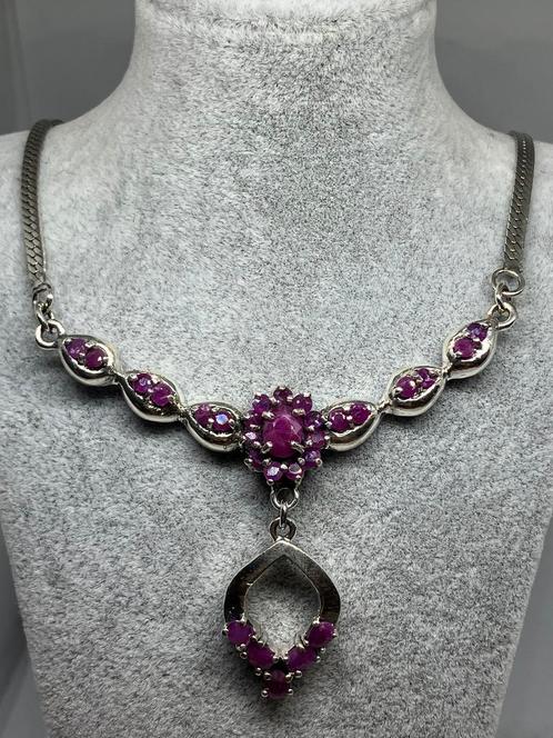 Zilveren ketting met echte robijn, Handtassen en Accessoires, Kettingen, Nieuw, Zilver, Rood, Met edelsteen, Ophalen of Verzenden