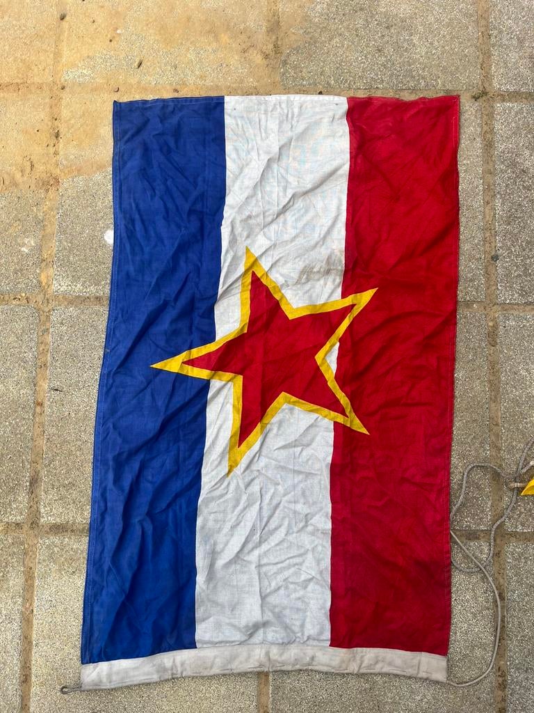 Diverse vlaggen afkomstig van een boot., Diversen, Vlaggen en Wimpels, Ophalen, Gebruikt