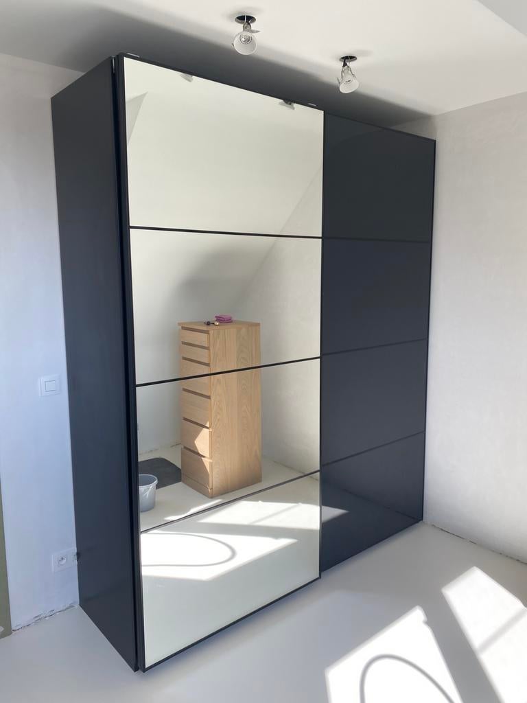 GRATIS Kleerkast Ikea PAX zwartbruin schuifdeuren 200x236, Maison & Meubles, Armoires | Penderies & Garde-robes, Utilisé, 200 cm ou plus