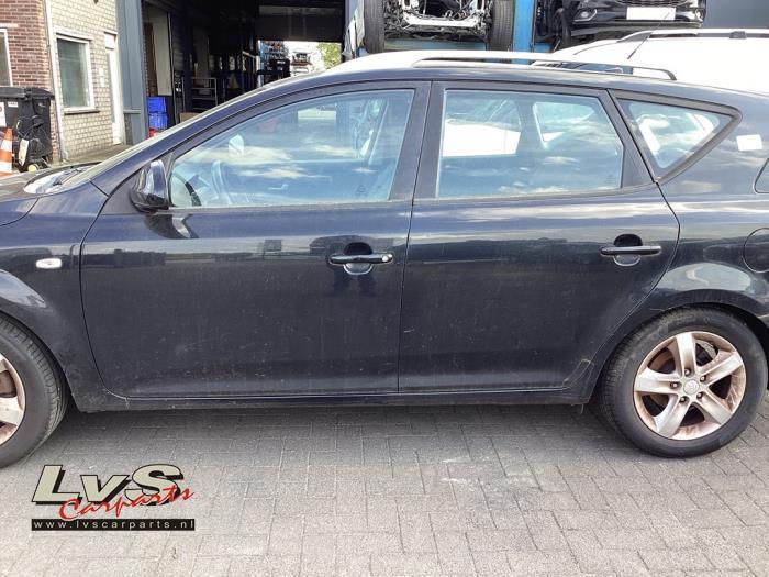 Portier 4Deurs links-voor van een Kia Ceed (1K), Auto-onderdelen, Carrosserie, Deur, Kia, Gebruikt, 3 maanden garantie, Ophalen of Verzenden