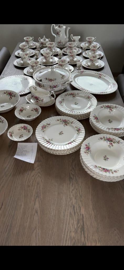 Prachtig & Compleet Royal Albert Servies - Moss Rose, Ophalen