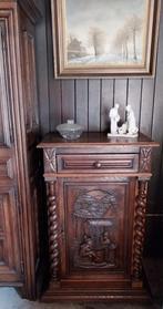 Mooi gesculpteerde antieke kast, Ophalen