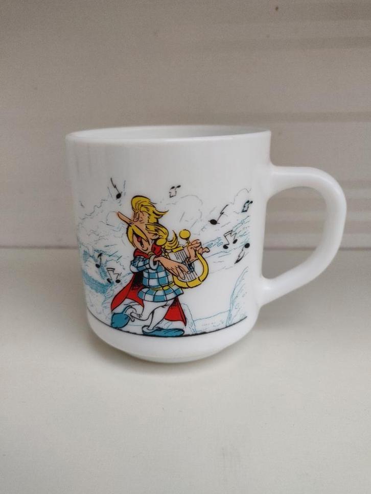 Vintage mok Asterix en Obelix, Verzamelen, Stripfiguren, Zo goed als nieuw, Gebruiksvoorwerp, Asterix en Obelix, Ophalen