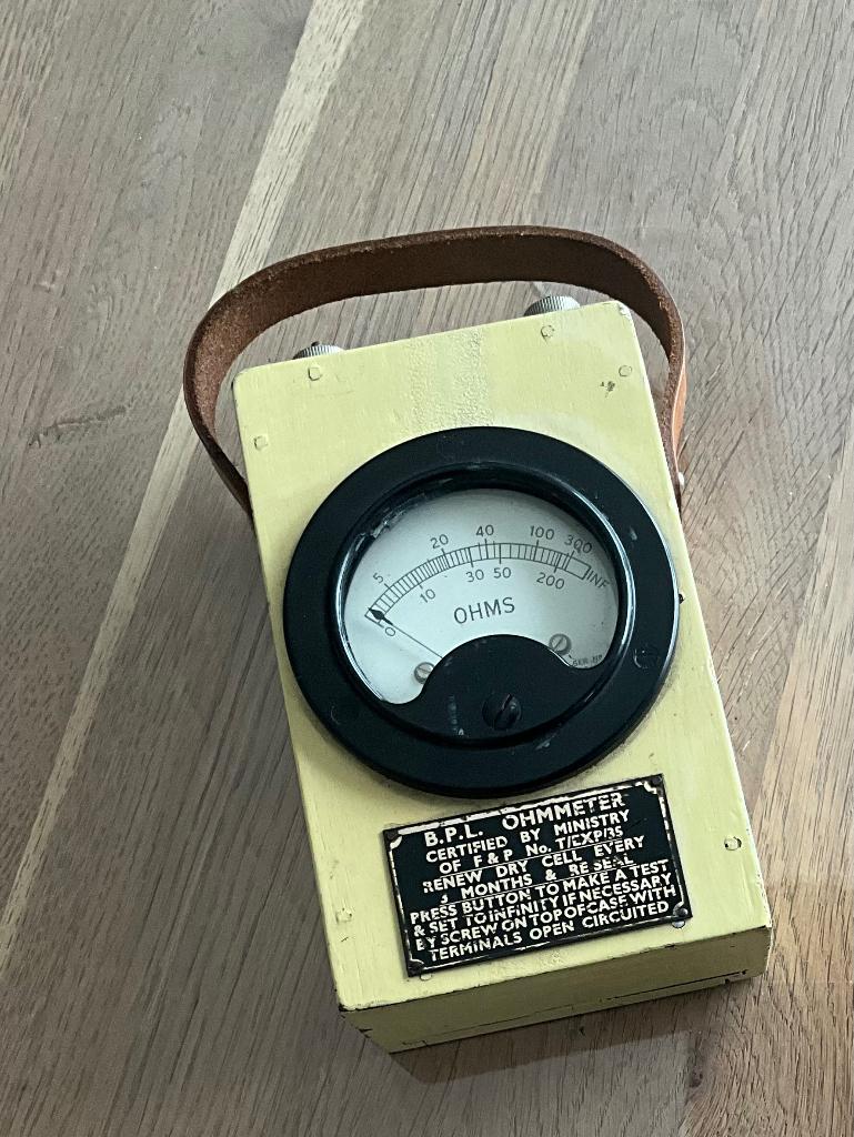 Antieke ohm meter, Ophalen