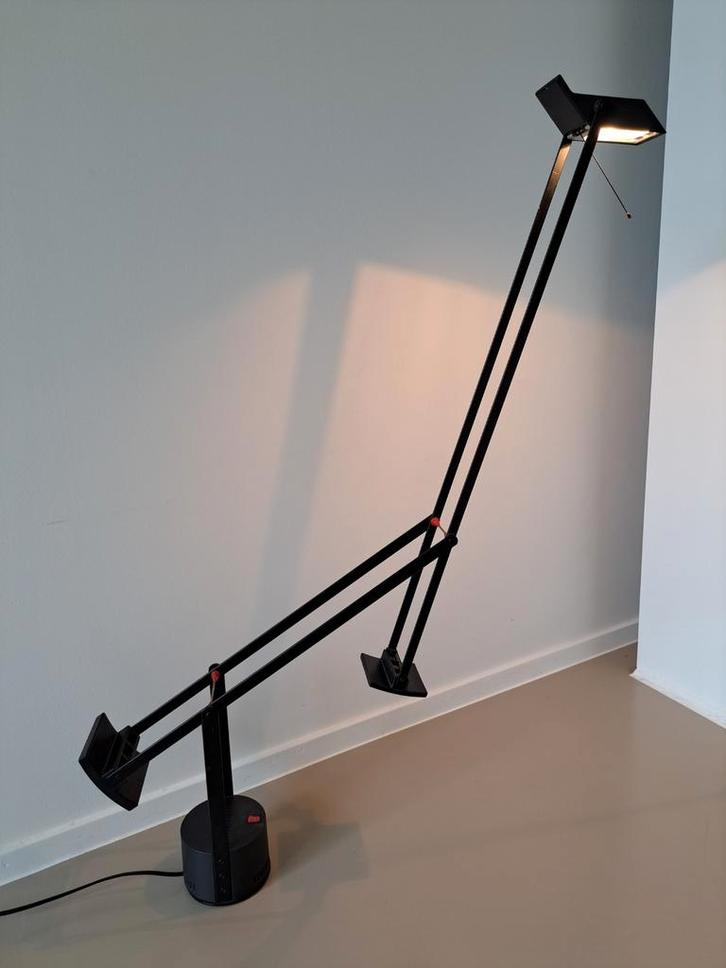 Vintage Artemide Tizio bureaulamp – zwart – Made in Italy, Huis en Inrichting, Lampen | Tafellampen, Ophalen