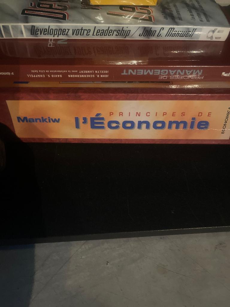 Livres, Livres, Enlèvement, Comme neuf, Secondaire, Économie