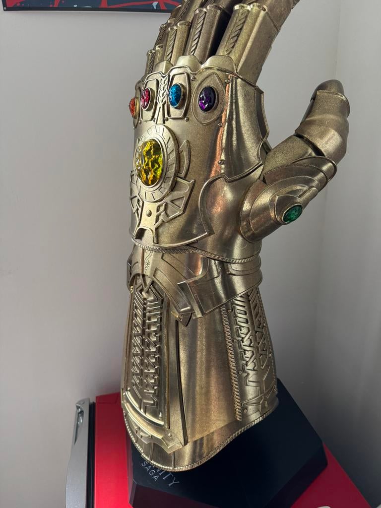 Gant de thanos altaya, Hobby & Loisirs créatifs, Costumes, Matériel de théâtre & Jeux de rôle, Enlèvement, Comme neuf