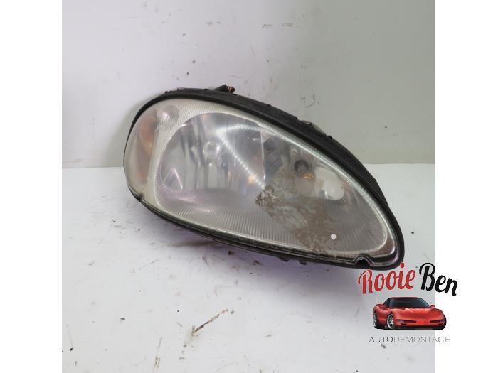 Phare droit d'un Chrysler PT Cruiser, Autos : Pièces & Accessoires, Éclairage, Chrysler, Utilisé, 3 mois de garantie, Enlèvement ou Envoi