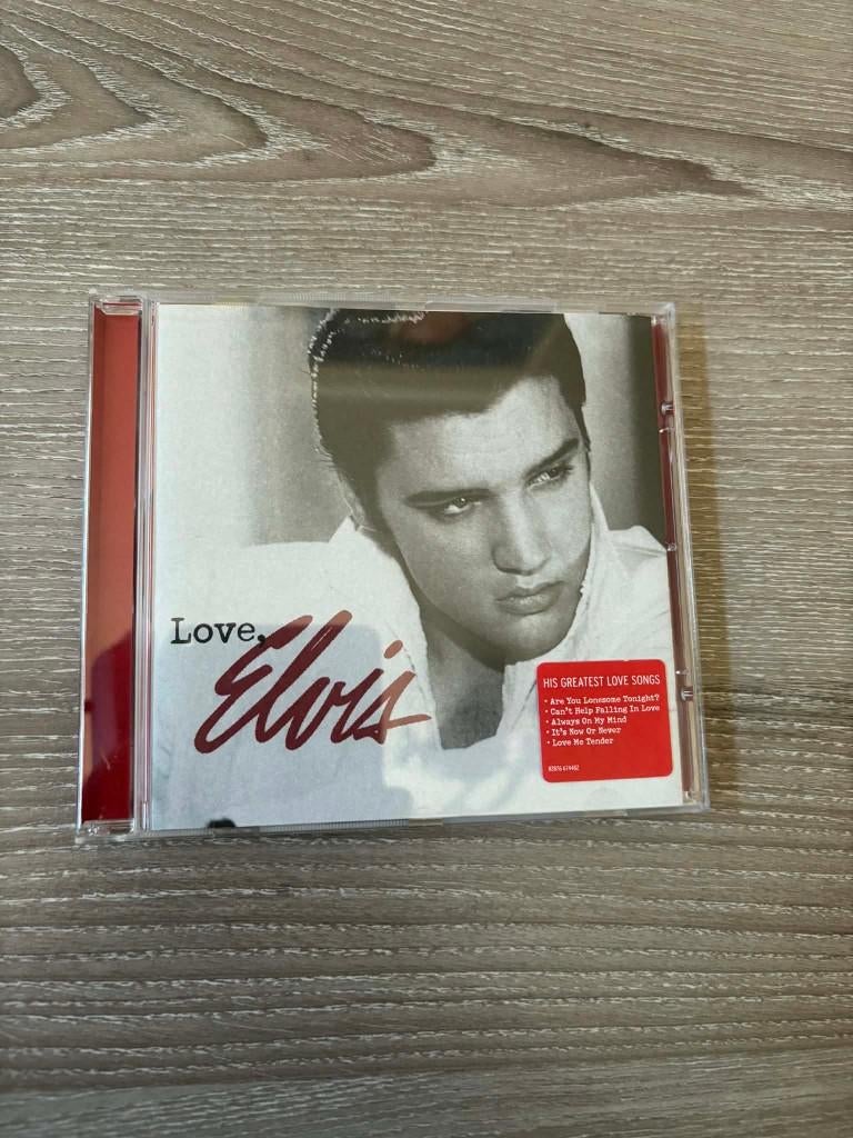 Elvis cd, love Elvis van Sony. mag weg voor slechts 5 euro., CD & DVD, CD | Rock, Enlèvement ou Envoi, Comme neuf, Rock and Roll