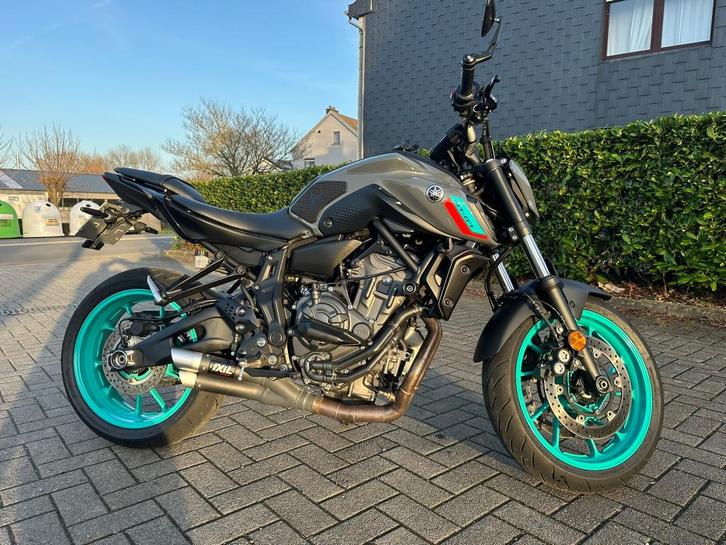 YAMAHA MT-07 avec pot IXIL - Etat nickel, Motos, Motos | Yamaha, Particulier, Naked bike, plus de 35 kW, 2 cylindres, ABS, Éclairage LED