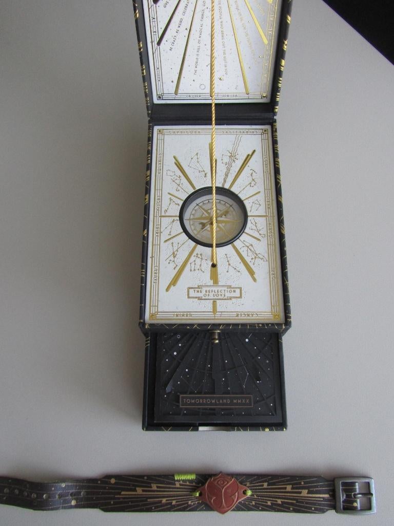 TOMORROWLAND TREASURE CASE 2022 (incl. bracelet), Ophalen of Verzenden