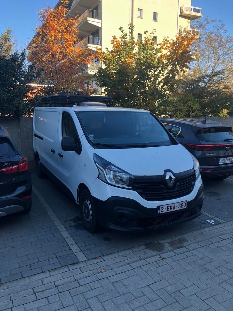 DIY camper: Renault trafic 2019 H1L2 110 000 km, Auto's, Renault, Wit, Diesel, Particulier