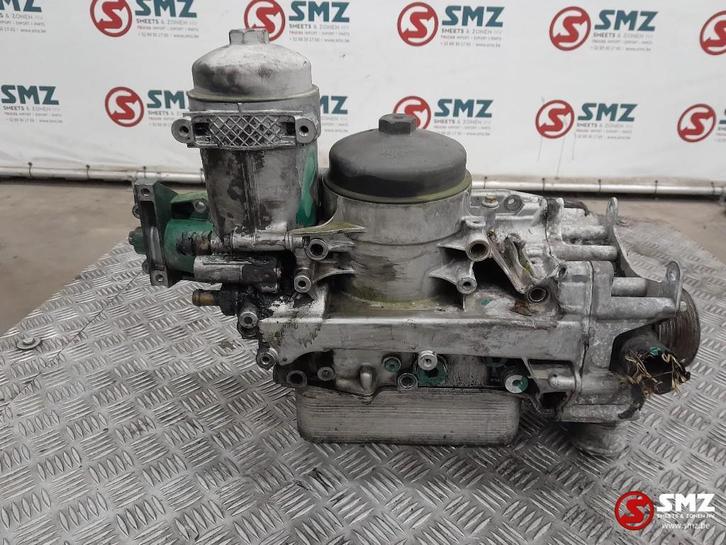 Occ boîtier de filtre à huile avec pompe à eau D7E, Autos : Pièces & Accessoires, Pièces camion, Volvo, Filtres, Utilisé