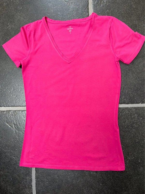 C&A: nieuw fuchsia roze t-shirt diepe v- hals, mt S, Vêtements | Femmes, T-shirts, Neuf, Manches courtes, Enlèvement ou Envoi