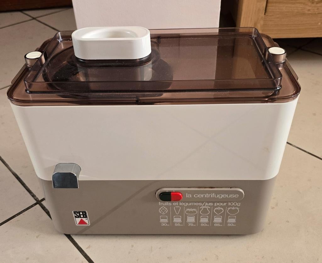 Centrifugeuse SEB Vintage extracteur de jus et de legumes, Electroménager, Extracteurs de jus, Utilisé, Enlèvement