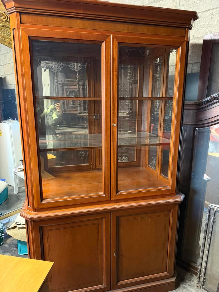 Vitrinekast, Ophalen, Gebruikt