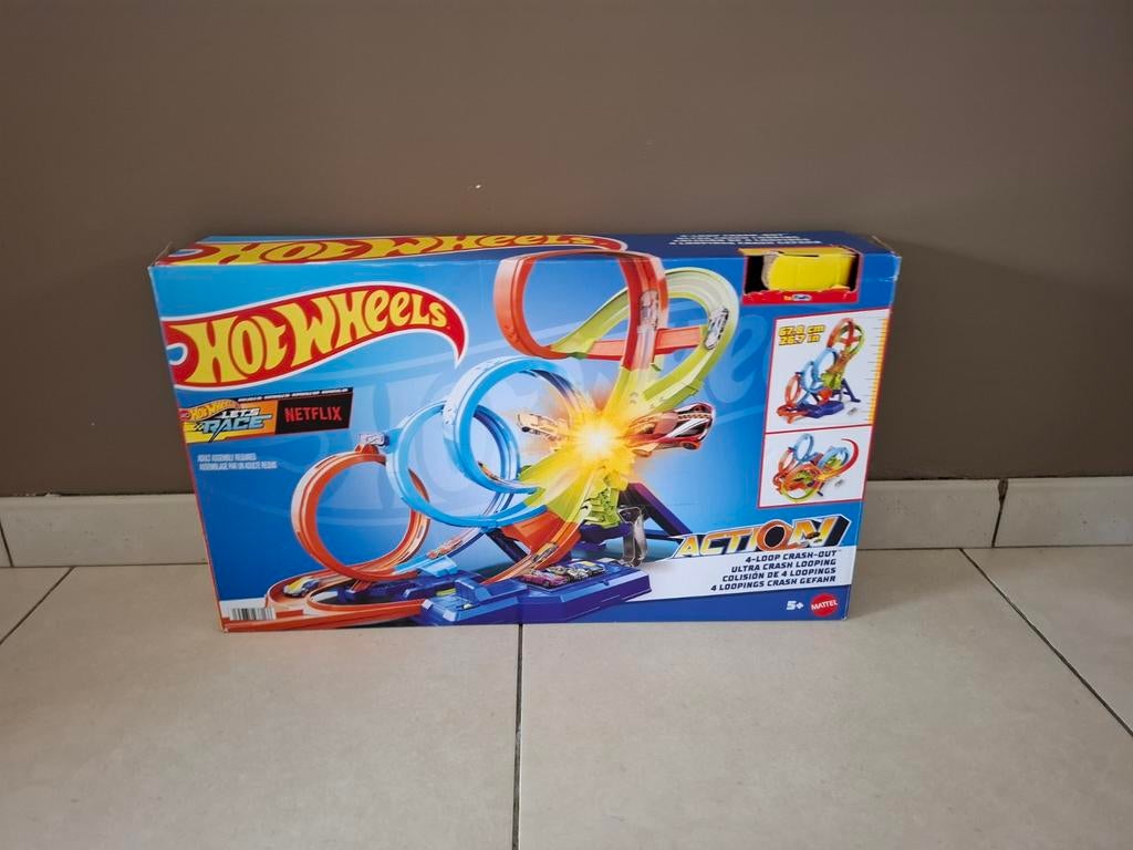 HOT WHEELS 4 - Loopings Crash Baanset incl. 24 auto's, Racebaan, Ophalen of Verzenden, Zo goed als nieuw, Hot Wheels