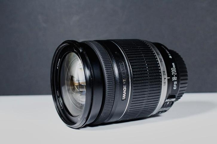 canon efs 18-200 IS top état , vos photos av 1 seul objectif, TV, Hi-fi & Vidéo, Photo | Lentilles & Objectifs, Comme neuf, Zoom