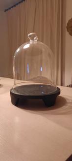 Cloche sur planche de bois, Enlèvement