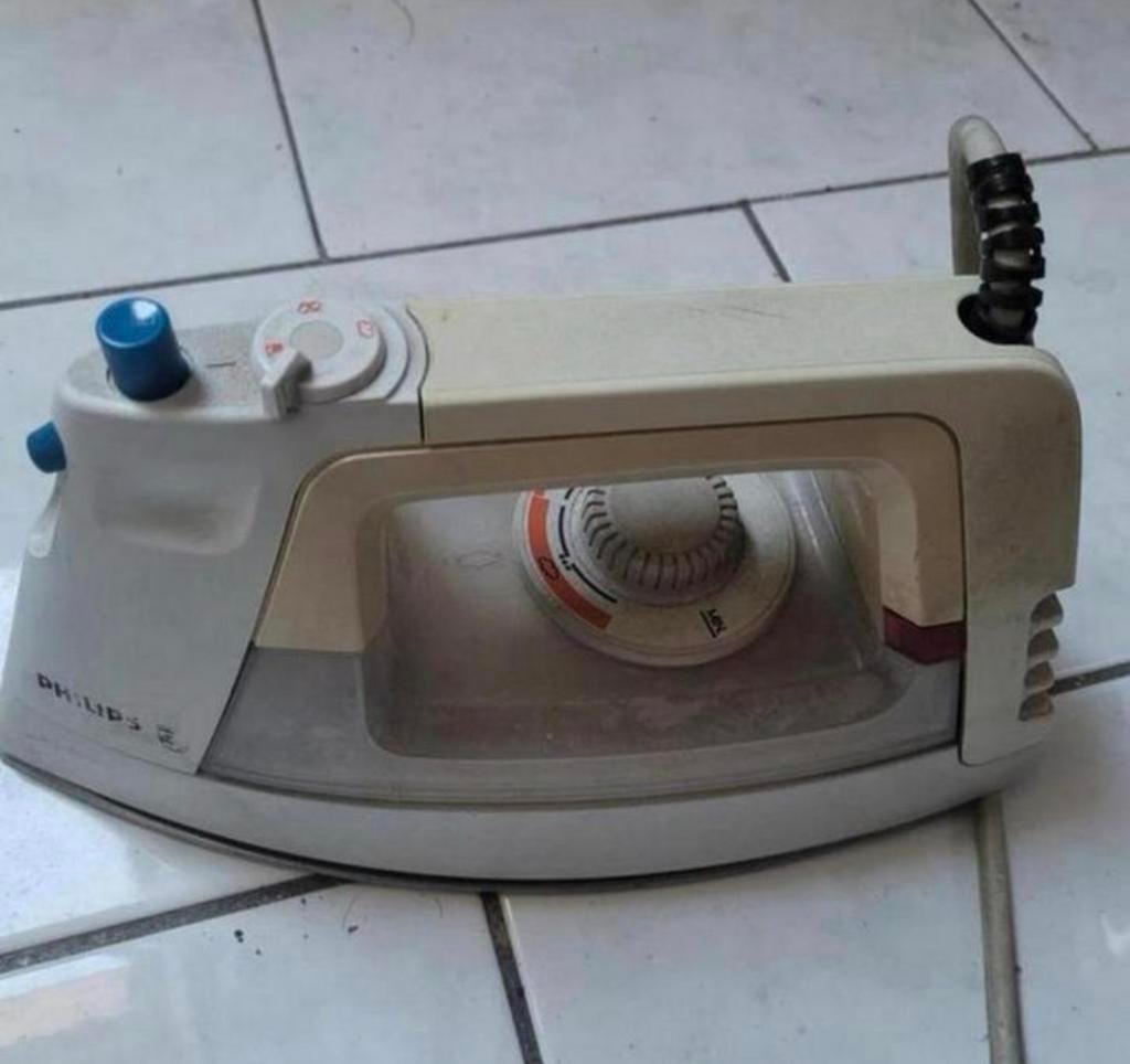 Prachtig strijkijzer van het merk Philips 1500 Watt, Ophalen, Zo goed als nieuw