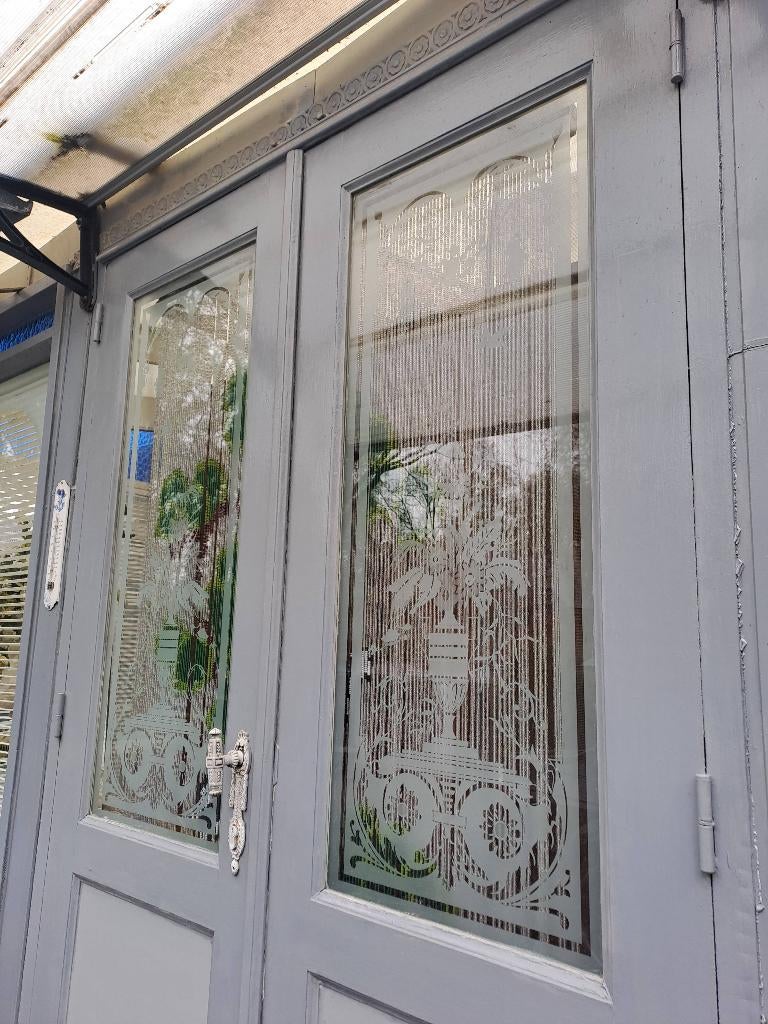 Gezandstraald glas, Ophalen, Zo goed als nieuw