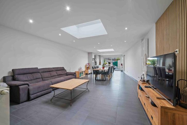 Superbe maison de ville 3 chambres rénovée, Immo, Maisons à vendre, Province de Hainaut, 200 à 500 m², Maison 2 façades, B