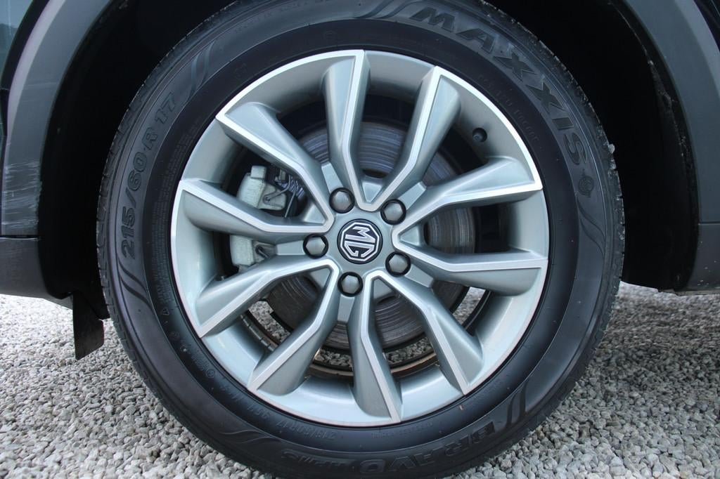 MG HS 1.5T Luxury Automaat 162PK *CAM*NAV*APPLE/ANDROID*, Auto's, MG, 173 g/km, Gebruikt, 4 cilinders, Zwart