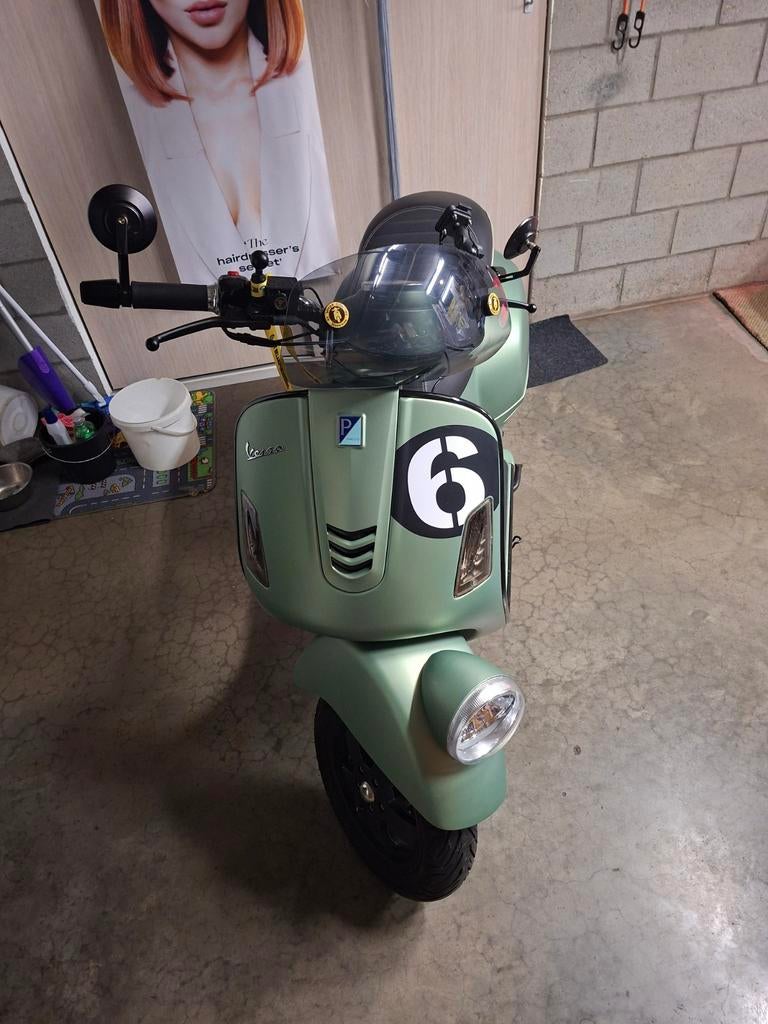 Vespa sei giorni 300 cc, Particulier